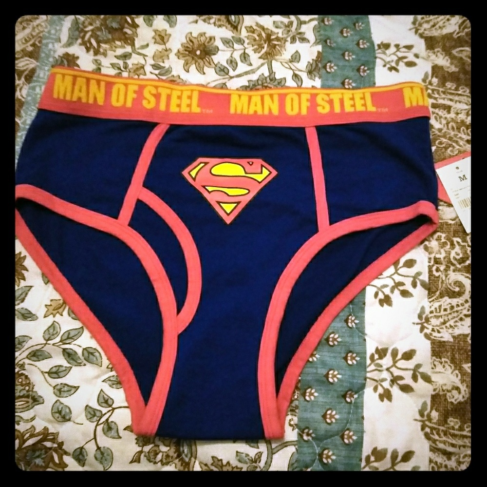 BNWT Men's SUPERMAN underwear, size MEDIUM